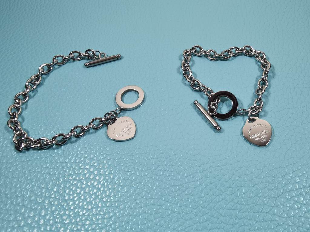 Tiffany Heart Bracelet   Chunky Chain Tiffany Tiffany Needle Clasp Chunky Bracelet [Own Physical  ] Detailed real shot. Couples  girlfriends travel out of home to take pictures   show love to identify the true feelings o