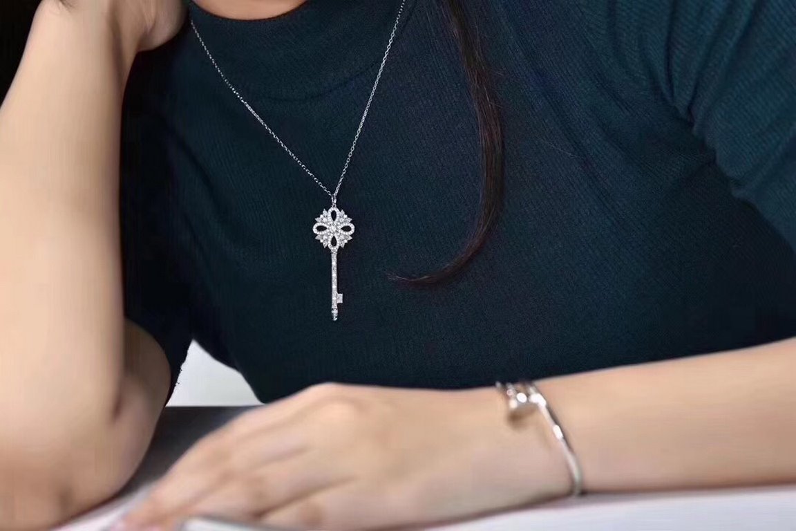 Tiffany Tiffany's most classic snowflake key Replica Grade Large Sweater Chain Long Chain The highest version on the market Highly customized Selected high carbon diamonds Plating platinum thick gold No fading, no allerg