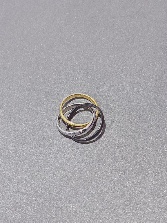 Tinity Triple Ring (56789 US)The three rings are made of yellow gold, white gold and black ceramic, and all the meanings you want to express are infinitely rich and extend infinitely, and the symbolism is so great!Super 