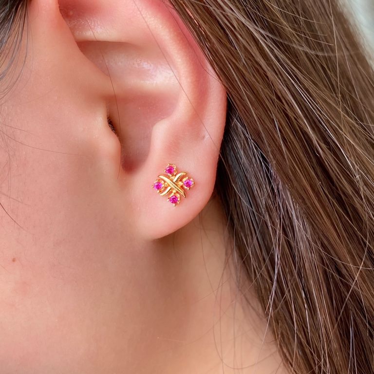 Thick gold plating, v-gold material      Tiffany's classic cross pink diamond earrings, presenting Elegant with a sweet one, electroplated thick gold High-end luxury atmosphere