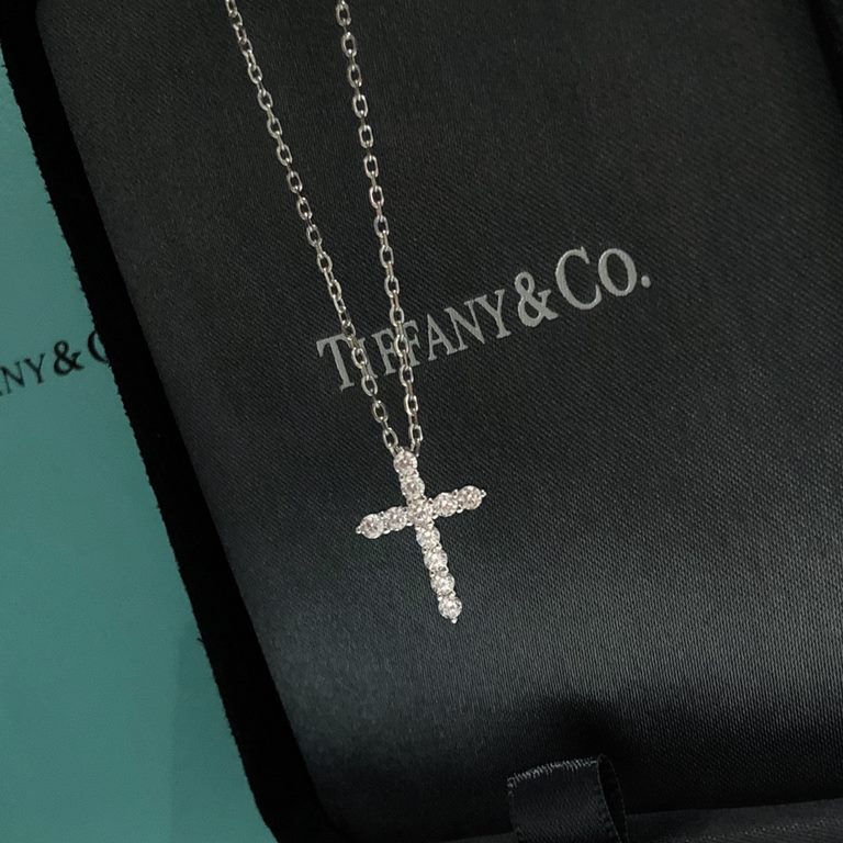 C419   Tiffany Tiffany stacking models small cross necklace  all kinds of 潮人 网红 fashion 百搭 神搭器 Original S925 Sterling Silver Imported high carbon diamonds inlaid with a unique simple design minimalist style   not allergi