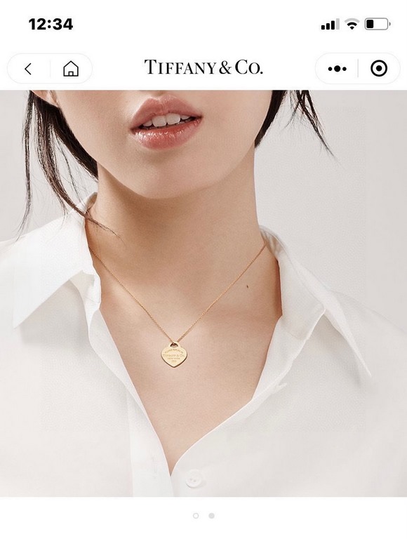 2022 New Tiffany Tiffany Love Plaque Necklace Heart Pendant Gift Best Gift Big Brand Same Style   Unique Simple Design Minimalist Style No Allergies No Fading    Goddess Walk Up