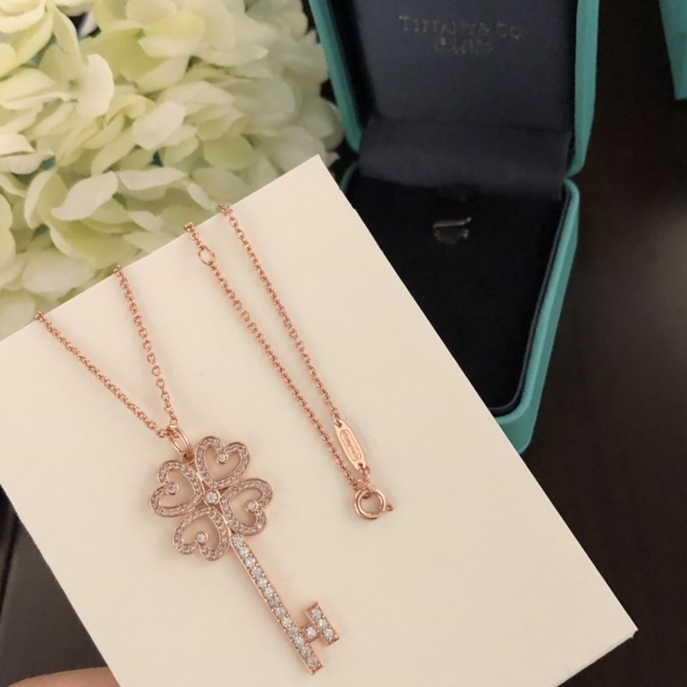 Seiko Edition] Tiffany Collection Necklace   Key-shaped jewelry ideas. As the saying goes, a key opens a lock, and the opening of the lock of the heart especially needs delicate emotions.   Electroplated white gold proce