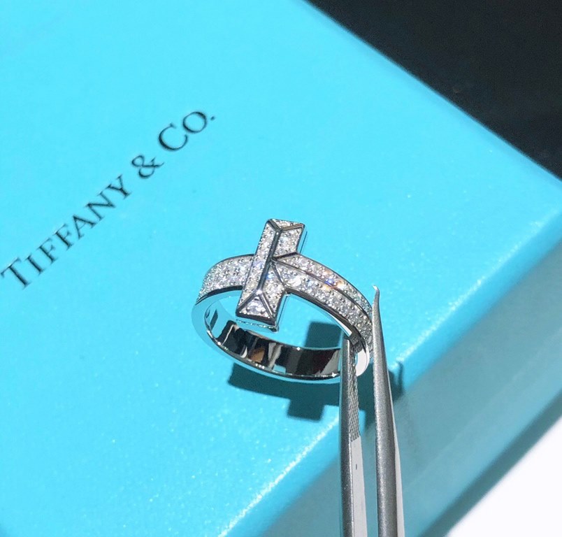 Tiffany tiff T1 Series Newest Ring Exclusive High-end Customization Yang Mi Goddess Same Model The design highlights the exquisite elegance, low-key bloom confidence Very delicate and eye-catching. Original material 925 