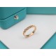 Tiffany fine version of the ring new to T-shaped pattern intertwined interlocking wheel frame fashion distinct, witness the modern beautiful love! Smooth ring   (US code  6  7  8  size, couples universal    Tiffany three