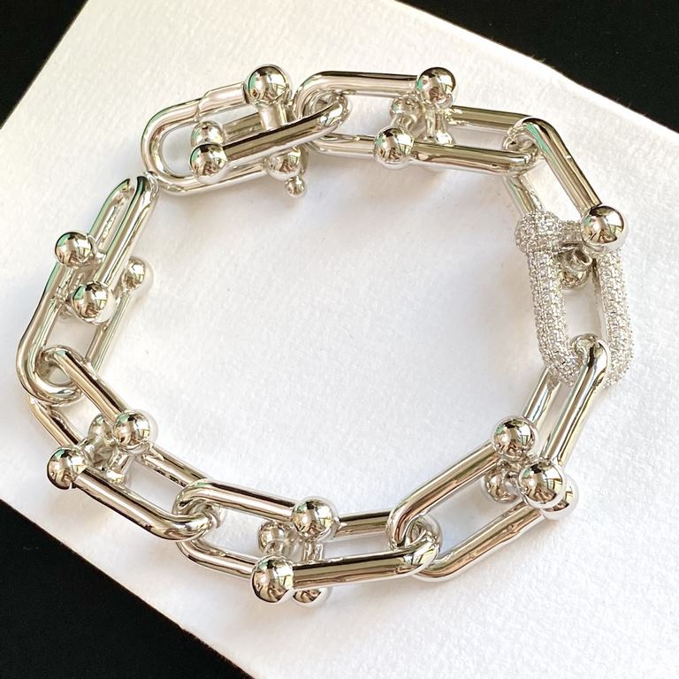 Tiffany Tiffany Arthritic Rough Bracelet TiffanyHardWear is hot to open U-shaped Arthritic Chain Series Wrap Series It seems simple, but it needs 981 crafts to present the chain ring from big to small in the form of grad