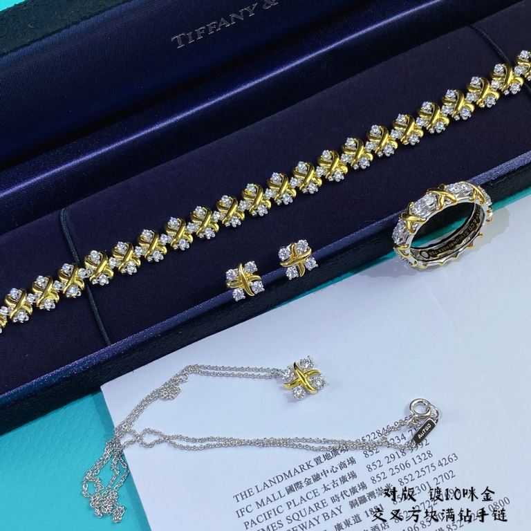 Thick gold plated, v-gold material. Yardage 16.17      Tiffany's classic cross bracelet, presenting Elegant with a sweet one, electroplated thick gold High-end luxury atmosphere