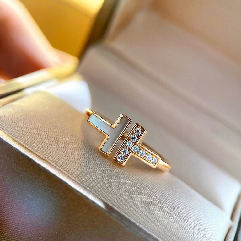 On behalf of the purchase level Tiff Tiffany new listing Two T series white shell asymmetric opening double t diamond ring Selected original consistent imported s925 sterling silver material plating 18k gold rose gold ya