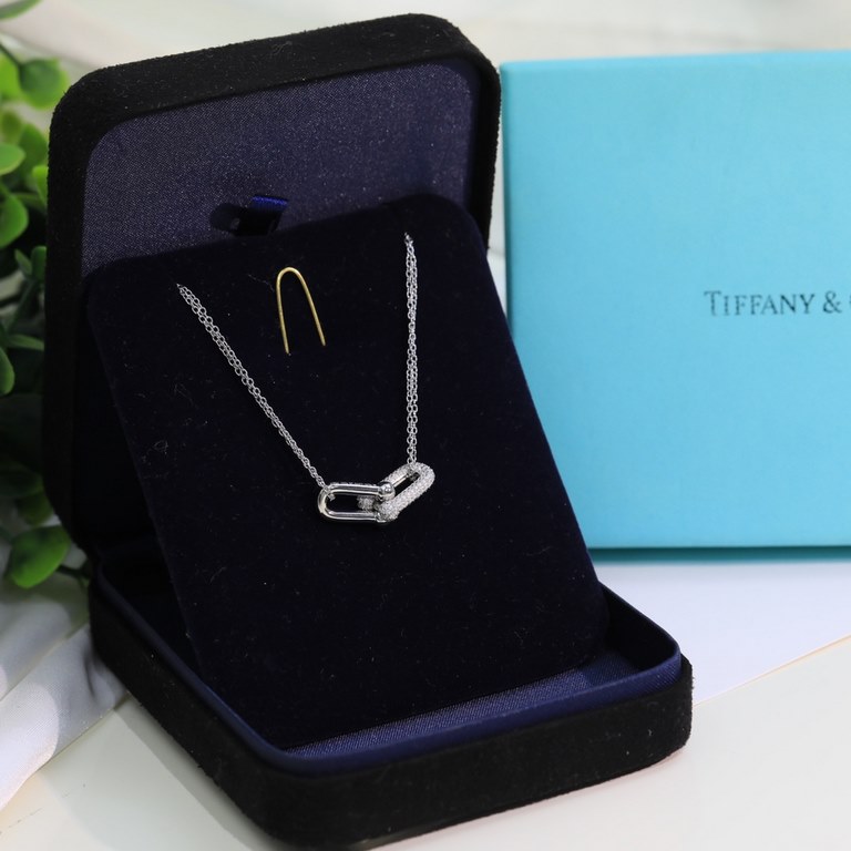 Tiffany    [925] Double T Double Ring Necklace   S925 sterling silver Original logo Plated 18k Seiko High Edition The Tiffany HardWear collection is elegant and subversive in spirit, sensitively capturing the essence and