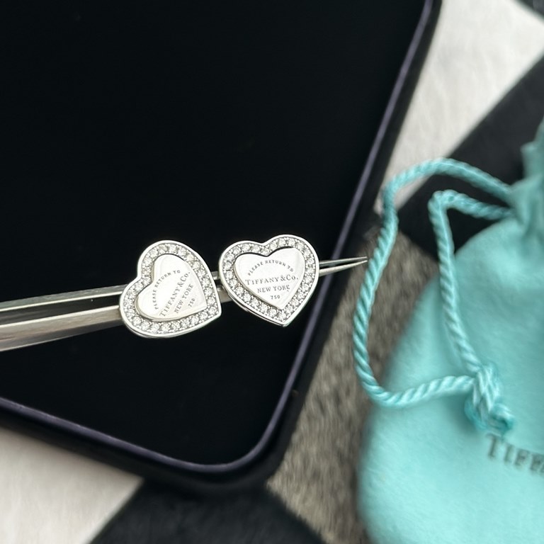 C241 Tiffany Tiffany new heart plate row diamond earrings classic hundred match counter new hundred match single genuine synchronization S925 sterling silver to create the actual shooting exquisite craftsmanship popular 