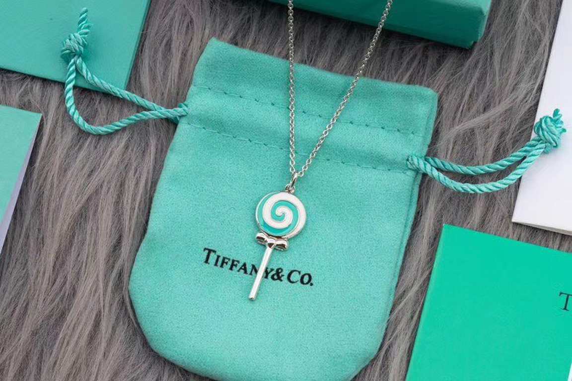 Sterling silver lollipop necklace from Tiffany 