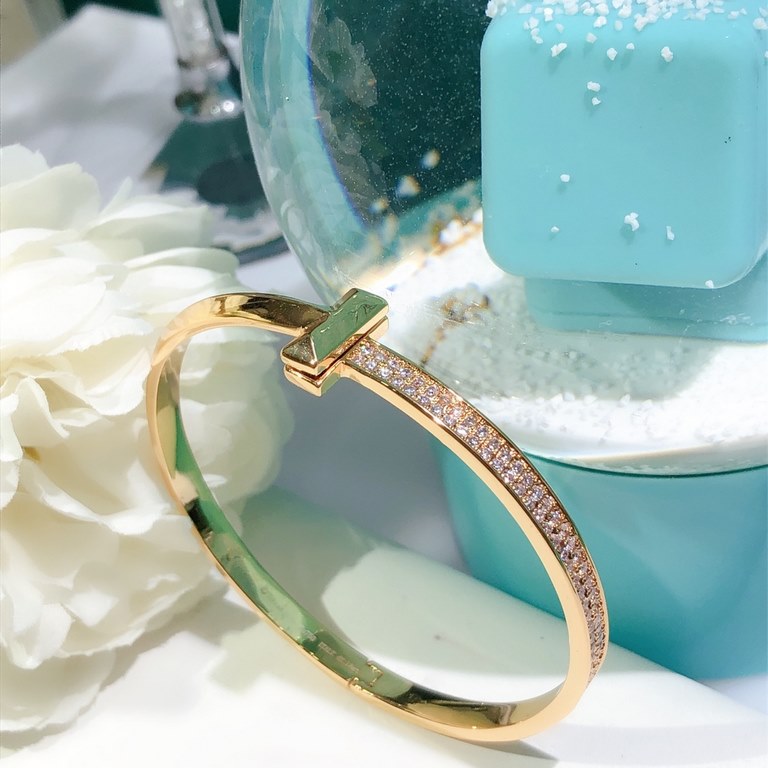 Tiffany Tiffany 2020 T1 Series Wide Semi-Diamond Bracelet Exclusive Premiere High-end customized Goddess same model Designed to highlight the exquisite elegance, low-key bloom confidence Very delicate and eye-catching. S