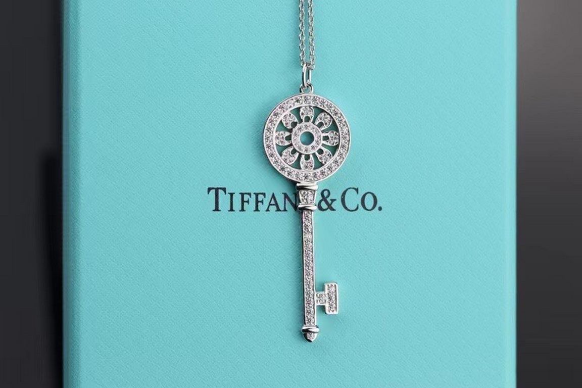 Tiffany Tiffany Necklace  Sunflower Key Original   Necklace Solid Sealed   Electroplated 18k Gold Craft Counter Version One to One     Using the highest version of imported high carbon diamonds in the market   Dazzling s