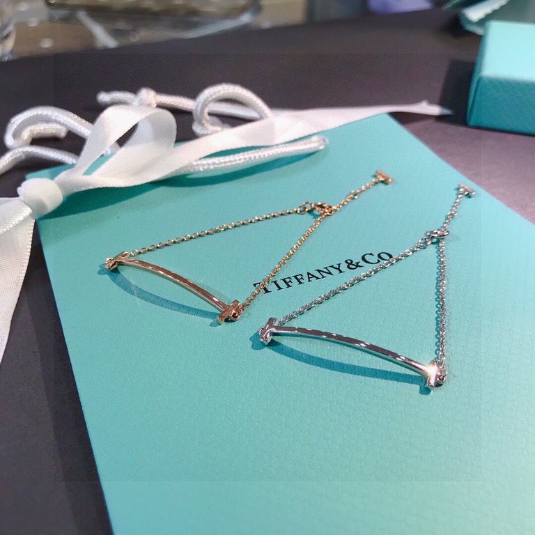 【Order Level】tiff Tiffany Smiley   Double T Bracelet  delicate and elegant models unbeatable good-looking style high-end customized original 925 sterling silver to create simple super nice   two color options rose gold p