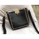 Gold studded gram color 19ss spring and summer new mini small crossbody bag, cowhide litchi grain, inside frosted leather, super cute~Detachable shoulder strapSize 19x19x6cm