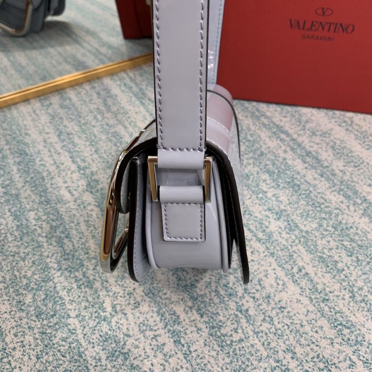 Patent leather with white steel buckleSmall Gold buckle   organza bagValentino Garavani MAXI 2020 model   metal LOGO calf leather crossbody bag with extendable shoulder strap   vacuum-plated metal fittings   button closu