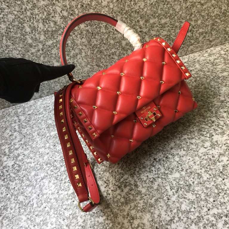 2018 spring and summer series Buy genuine HKD 22500 11 replica Every detail is dripping Classic style plus wonderful details, interwoven into a romantic and beautiful girl's dream   Decorative details change thousands of