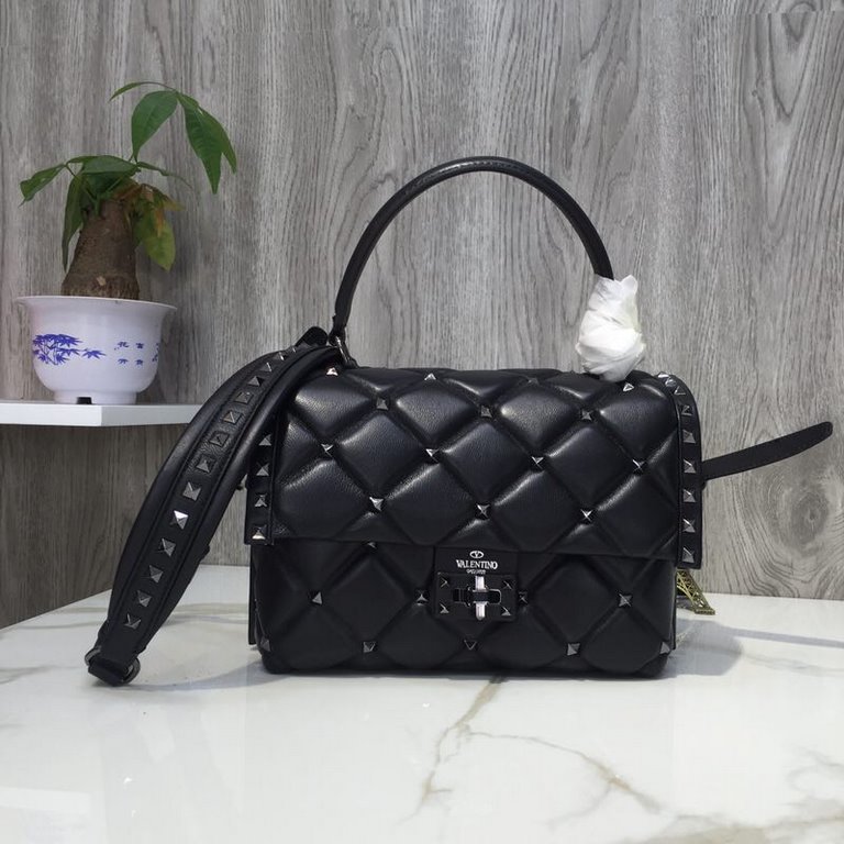 2018 spring and summer series Buy genuine HKD 22500 11 replica Every detail is dripping Classic style plus wonderful details, interwoven into a romantic and beautiful girl's dream   Decorative details change thousands of