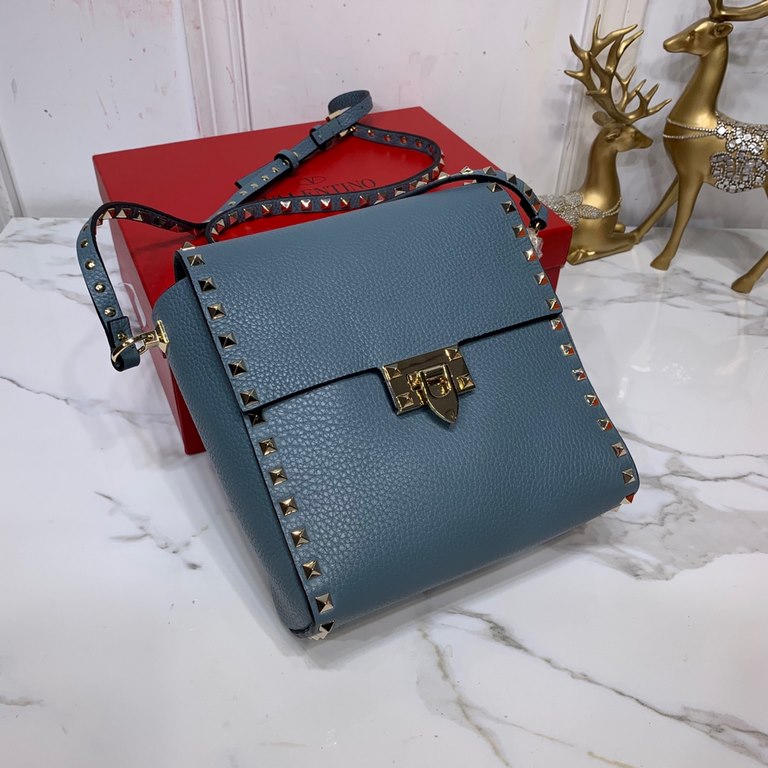 Grained vertical Valentino Valentino calfskin crossbody bag embellished with metallic moose print Matching color-finished studs and metal hardware - Hook-and-loop closure Adjustable shoulder strap 0182#- Cotton lining. I