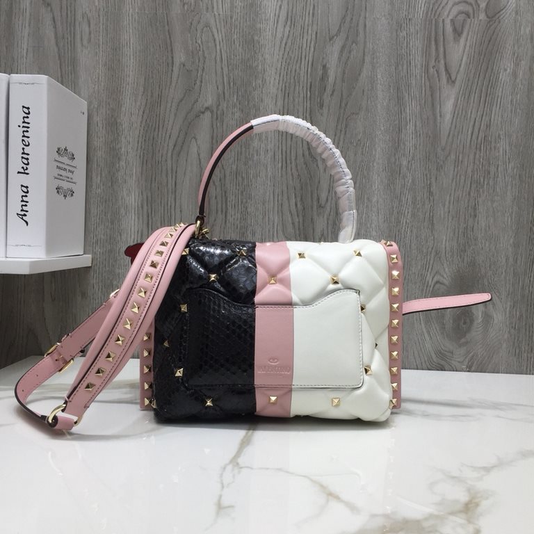 Python patchwork leatherCan be called genuine goods   2018 spring and summer series Purchase genuine Hong Kong $ 22,500 11 replica Every detail is dripping with Classic style plus wonderful details, interwoven into a rom