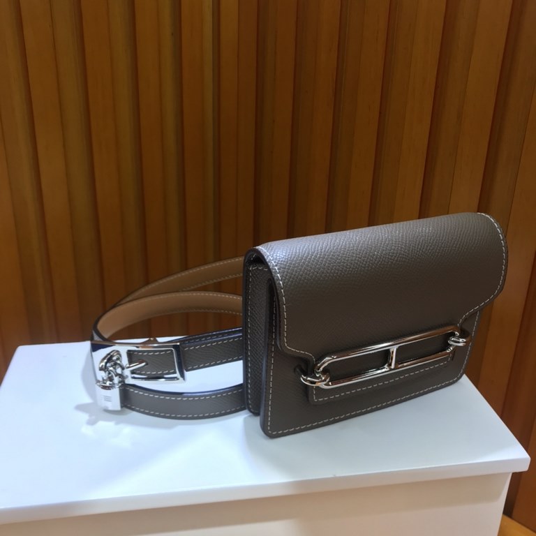 Hermes pig nose fanny pack   belt, the bag has to send a shoulder strap can be diagonally across the shoulder, the belt can be taken out for single use, imported original leather, worth having, on the body effect is very