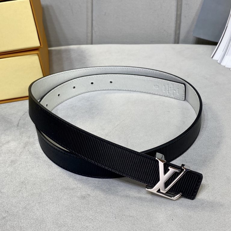 Comes in a fully packaged gift box  .               The newest   belt. Width 25mm Reversible calfskin leather embossed striped black on white Reversible with refined faux jade buckle