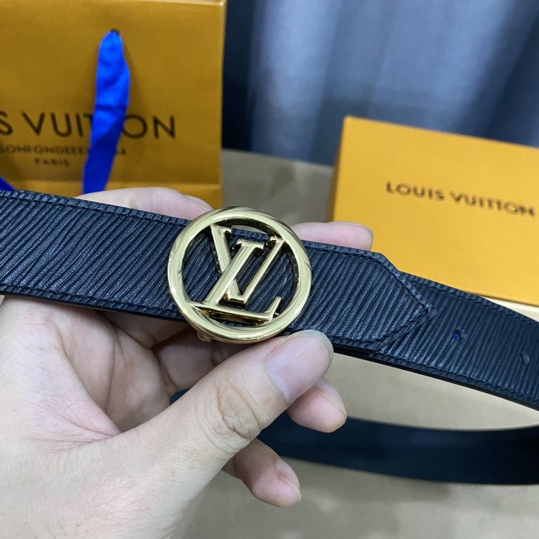 (Picture package )Width 30mmL0UIS VUITT0N    A must have for the goddess! Width 30mm This women's Vuitton belt is made of Epi leather. The brightly colored accents and 316 steel hardware are instantly stylish and feminin