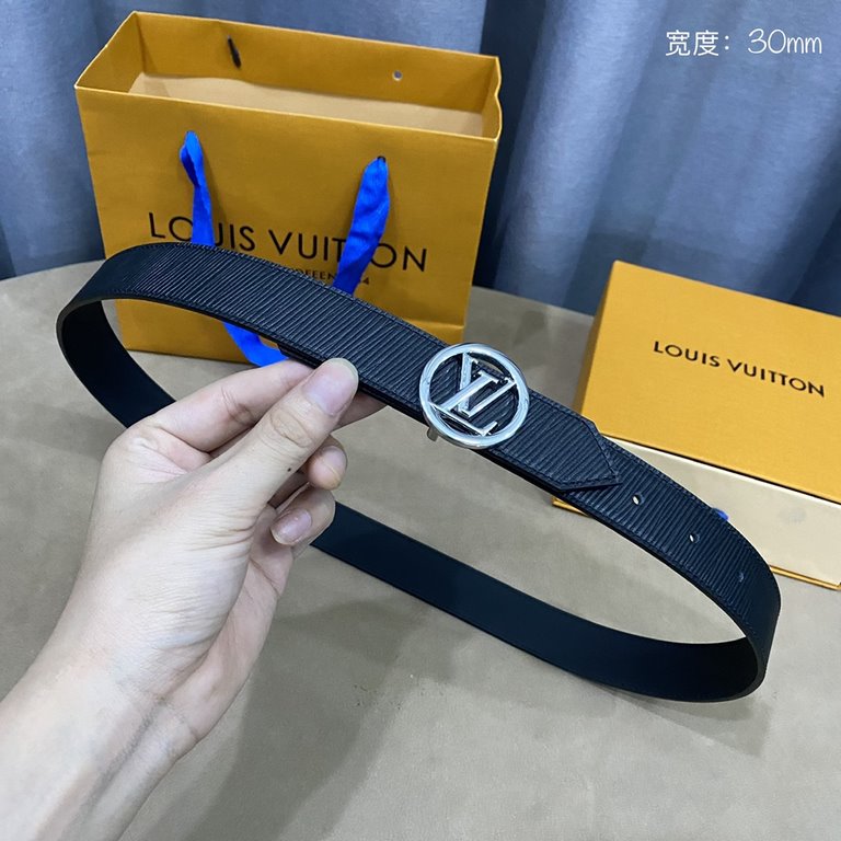 (Picture package )Width 30mmL0UIS VUITT0N    A must have for the goddess! Width 30mm This women's Vuitton belt is made of Epi leather. The brightly colored accents and 316 steel hardware are instantly stylish and feminin