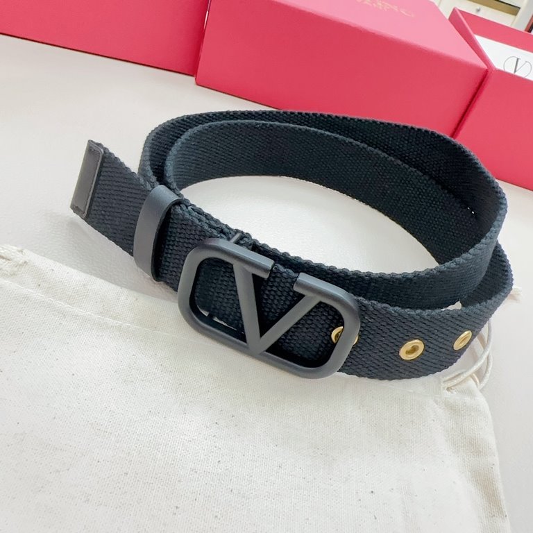 3.0cm Valentino new. Length 75.80.85.90.95.100. European size, original customized beautiful brass buckle [celebrate] [celebrate] [celebrate] [celebrate