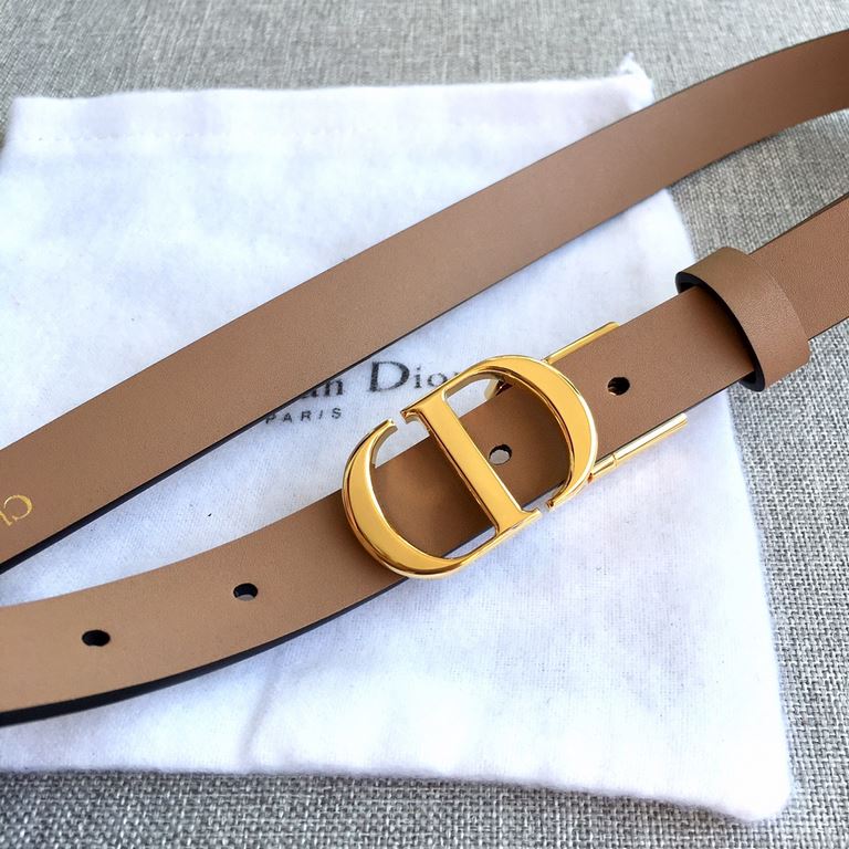 With full set of packaging gift box Dior Women's New 2.0CM The French designer once said, The belt is the ideal accessory that is adept at emphasizing the lines of the waist. The CD belt collection is made of exquisite l