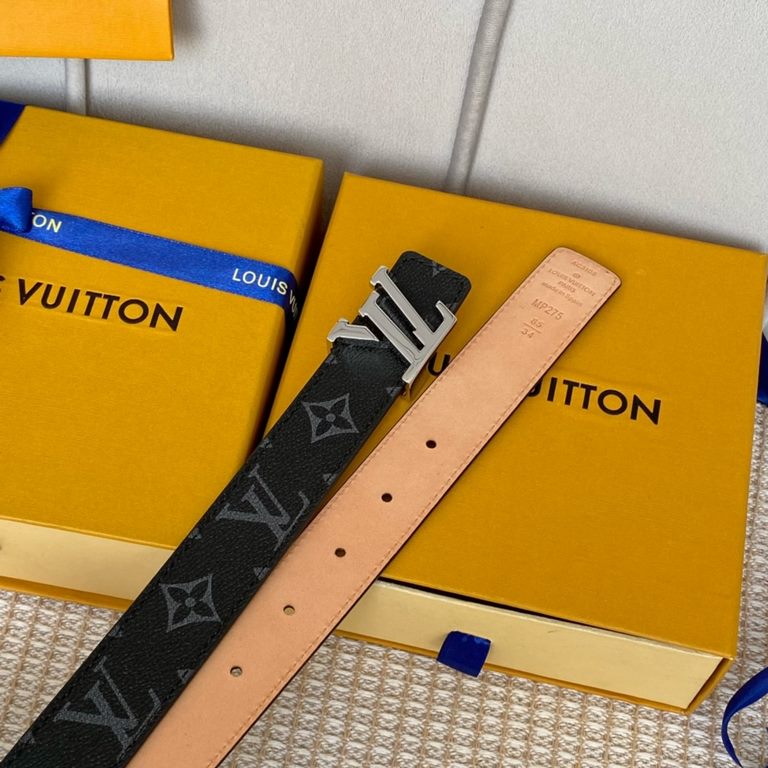 Comes with a full set of gift boxWidth 30mm LOUIS VUITTON OVERSEAS ORIGINAL GENUINE Made in Spain - Classic design Mon organ canvas leather belt Imported calfskin cream brushed bottom lining Shiny palladium-plated buckle