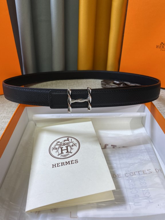 ~ Hermes new synchronized update, the original single generation purchase level, 24mm Belt body both sides of the imported original first-layer cowhide, pure steel new original buckle, the belt can be used on both sides 