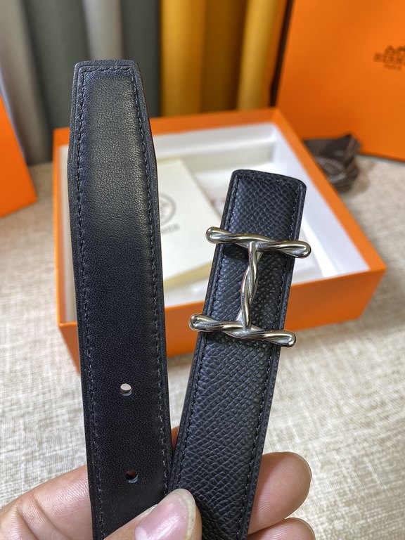 ~ Hermes new synchronized update, the original single generation purchase level, 24mm Belt body both sides of the imported original first-layer cowhide, pure steel new original buckle, the belt can be used on both sides 