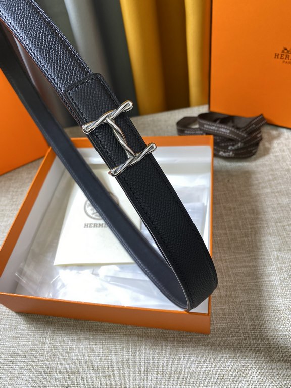 ~ Hermes new synchronized update, the original single generation purchase level, 24mm Belt body both sides of the imported original first-layer cowhide, pure steel new original buckle, the belt can be used on both sides 