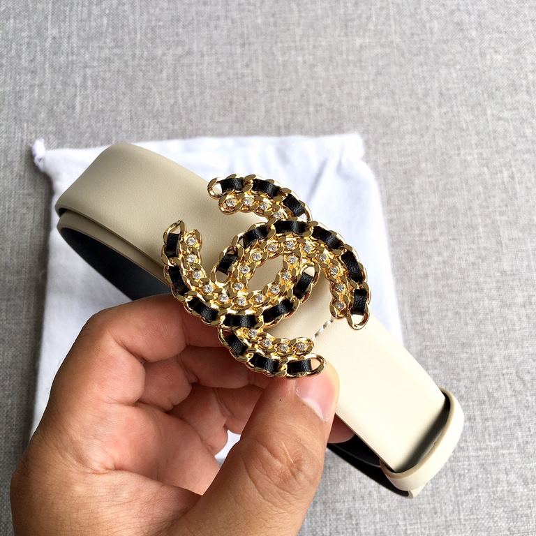 With a full set of packaging gift box   Women's Chanel counter in the sale of explosive models     Thank you for the customer feedback real pictures, top quality goods See for yourself the details 3.0CM are available Yar