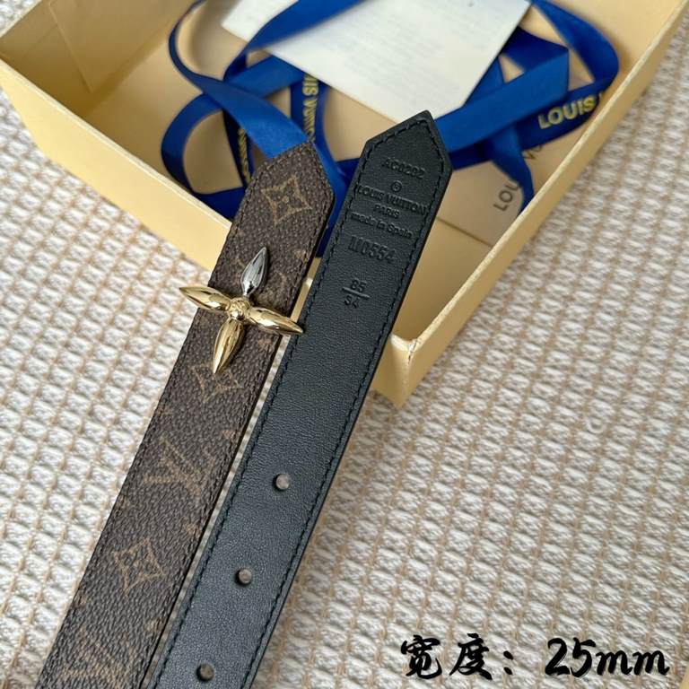 Lv pyrmide Truck L OEiI reversible belt 】 Donkey ladies   belt width 2.5cm Classic color coffee flower   calf leather plain bottom with new flower interlocking buckle can be worn on both sides of the fashionable and gene