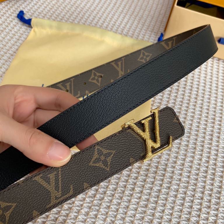 Comes with a full set of gift boxLOUIS VUITTON Louis Vuitton Overseas purchased original genuine Made in Spain - Classic reversible design, one for two Mon organ canvas leather belt, imported calfskin lining, shiny palla