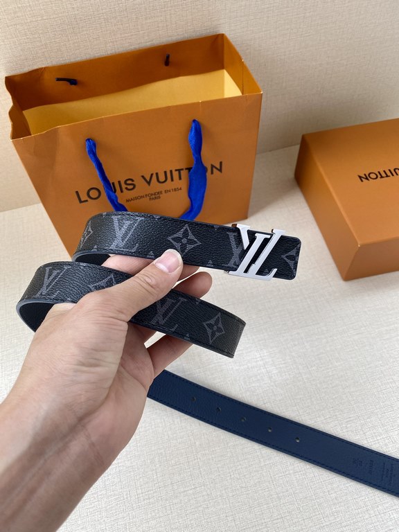 This 3.0 wide double sided LV Initiales belt in smooth cowhide leather and iconic Monogram canvas is finished with a polished LV Initiales buckle for versatile styling options that will complement your Louis Vuitton leat