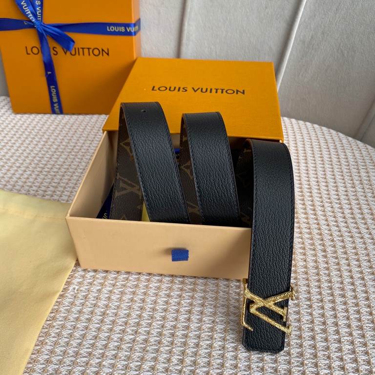 Comes with a full set of gift boxLOUIS VUITTON Louis Vuitton Overseas purchased original genuine Made in Spain - Classic reversible design, one for two Mon organ canvas leather belt, imported calfskin lining, shiny palla