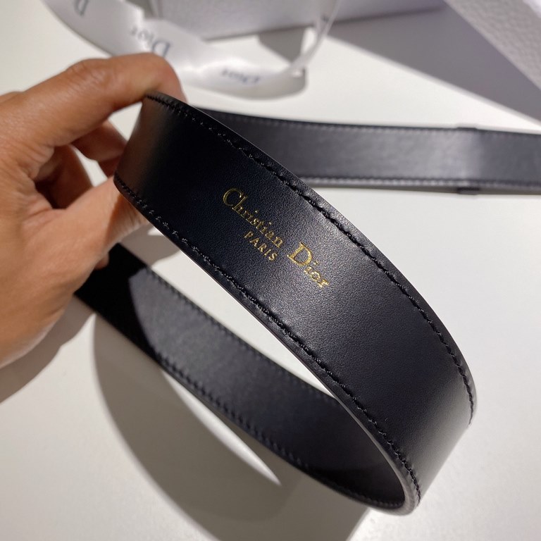 CD Dior 3.0cm Women's Belt Counter counter with Dior letter buckle, imported calf leather, star with the same belt, versatile explosive models. With a complete set of packaging gift box