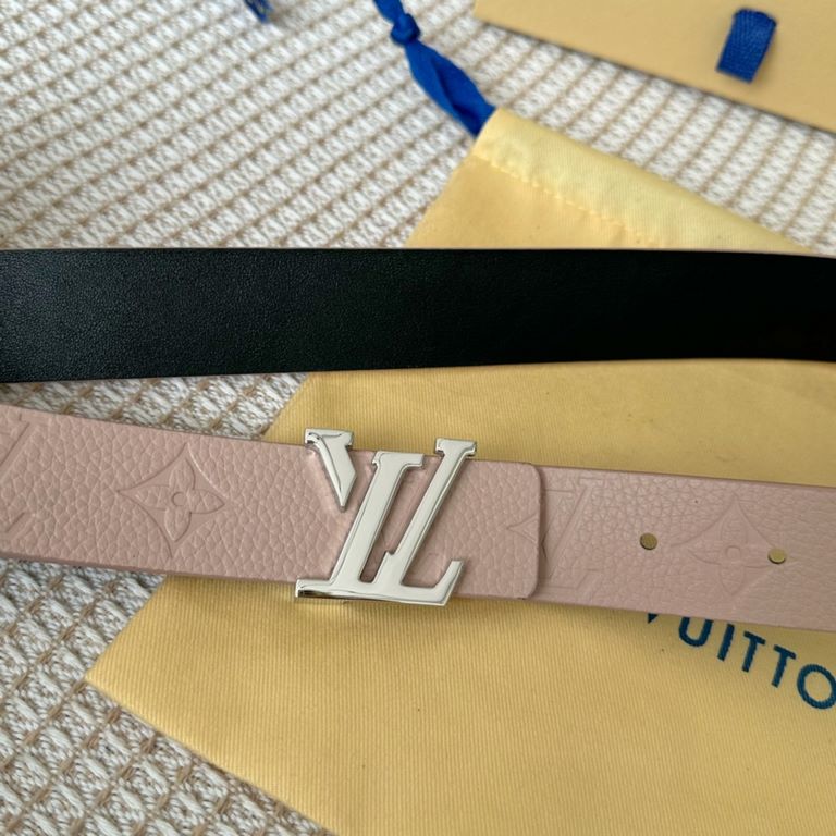 New Women's   Reversible Belt Width 3cm Imported original small lychee decorated with classic signature embossed effect Lined calf leather base Classic monogrammed buckle Reversible Available in Black and Pink   Selectio