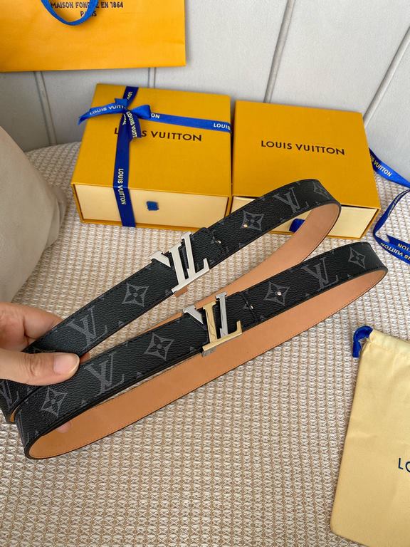 Comes with a full set of gift boxWidth 30mm LOUIS VUITTON OVERSEAS ORIGINAL GENUINE Made in Spain - Classic design Mon organ canvas leather belt Imported calfskin cream brushed bottom lining Shiny palladium-plated buckle