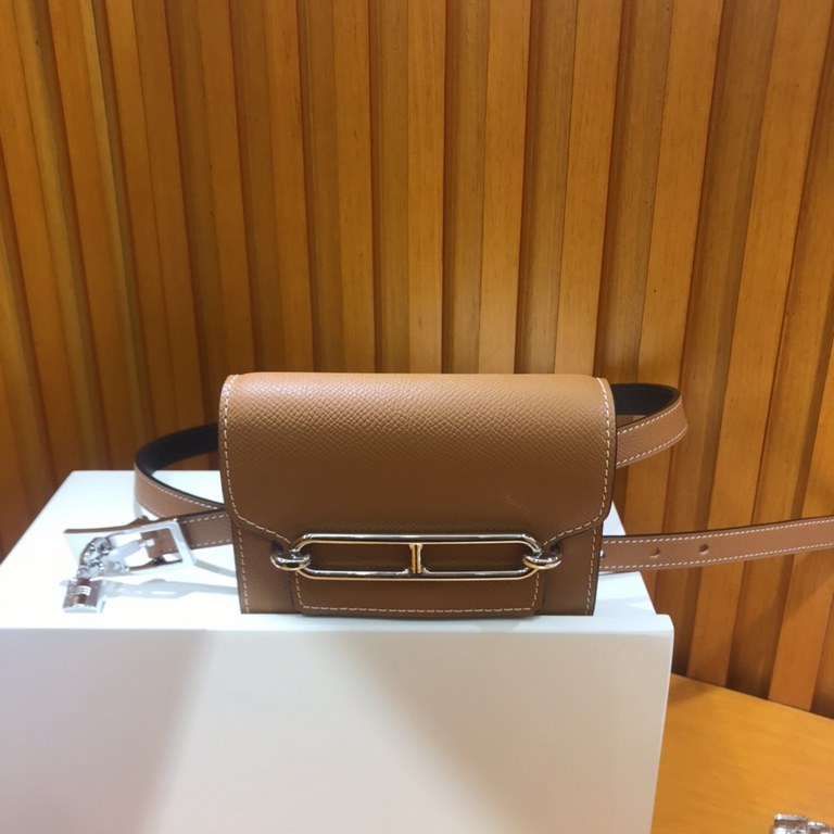 Hermes pig nose fanny pack   belt, the bag has to send a shoulder strap can be diagonally across the shoulder, the belt can be taken out for single use, imported original leather, worth having, on the body effect is very