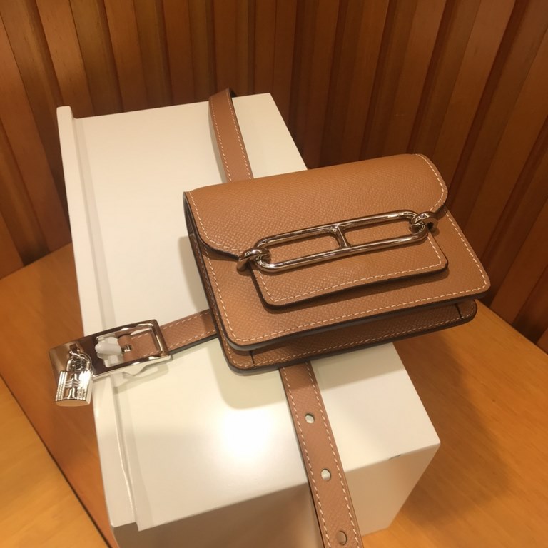 Hermes pig nose fanny pack   belt, the bag has to send a shoulder strap can be diagonally across the shoulder, the belt can be taken out for single use, imported original leather, worth having, on the body effect is very