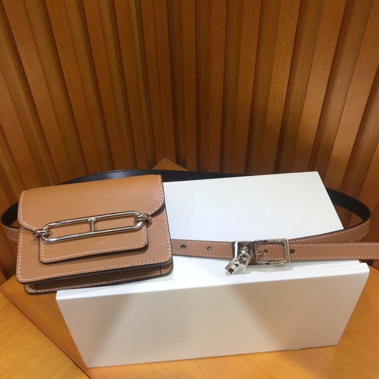 Hermes pig nose fanny pack   belt, the bag has to send a shoulder strap can be diagonally across the shoulder, the belt can be taken out for single use, imported original leather, worth having, on the body effect is very