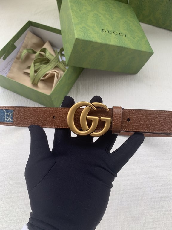 Women's Complete with gift box   G's new denim fabrics are interpreted through the lens of the Gucci aesthetic and emanate a strong brand identity. This belt is embellished with GG motifs throughout, incorporating a slig