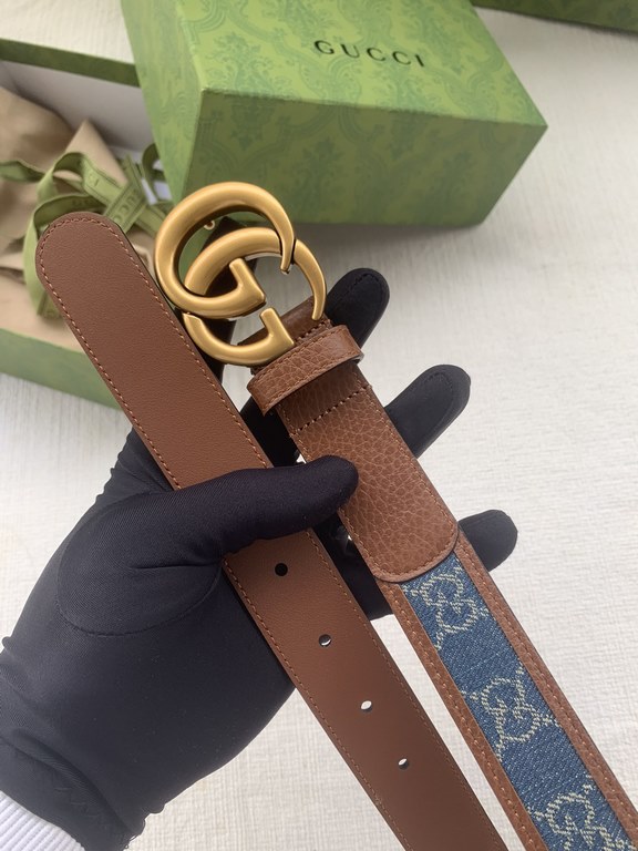 Women's Complete with gift box   G's new denim fabrics are interpreted through the lens of the Gucci aesthetic and emanate a strong brand identity. This belt is embellished with GG motifs throughout, incorporating a slig