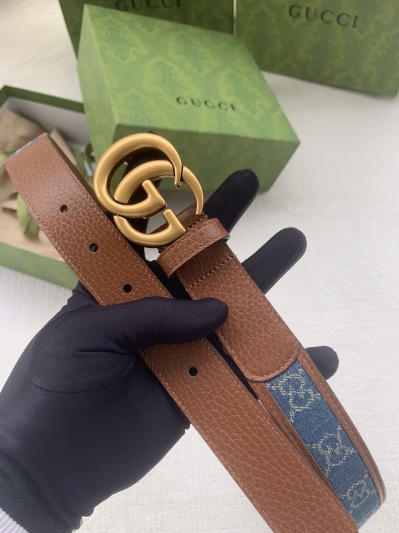 Women's Complete with gift box   G's new denim fabrics are interpreted through the lens of the Gucci aesthetic and emanate a strong brand identity. This belt is embellished with GG motifs throughout, incorporating a slig