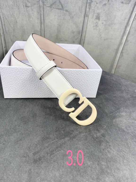 Width 3.0cm Dior (Dior) explosion of flat wireless belt body  Saddle head layer calf leather belt.Lacquered metal CD logo in imported double-layer cowhide leather.