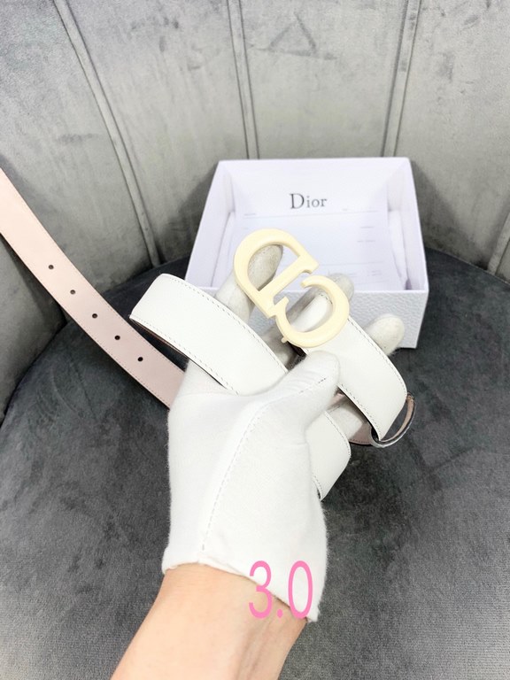 Width 3.0cm Dior (Dior) explosion of flat wireless belt body  Saddle head layer calf leather belt.Lacquered metal CD logo in imported double-layer cowhide leather.